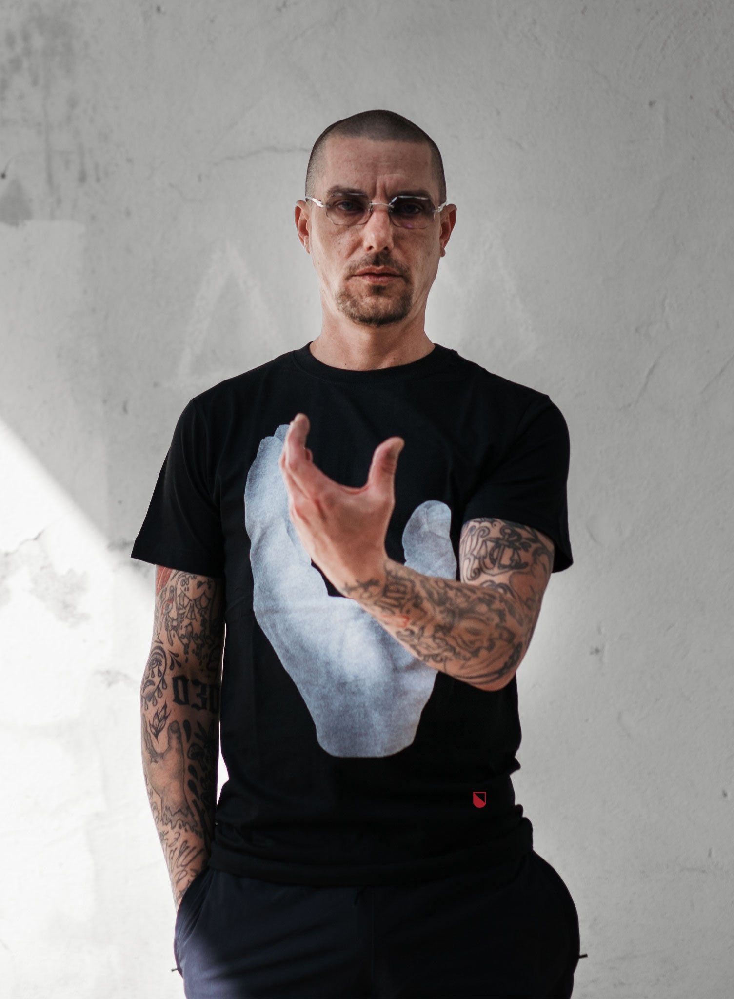 LIMITED EDITION 'UTJE' SHIRT ZWART