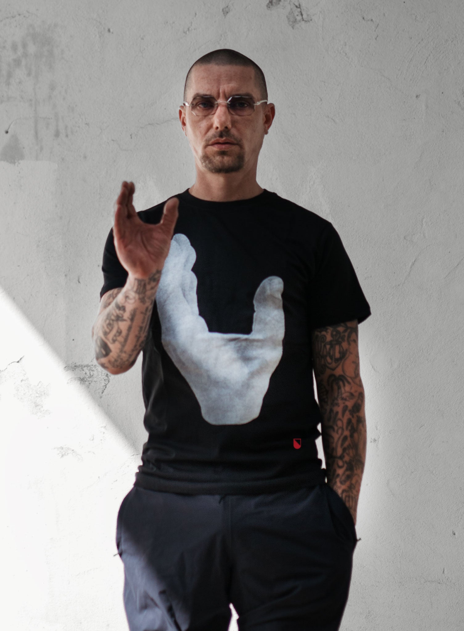 LIMITED EDITION 'UTJE' SHIRT ZWART